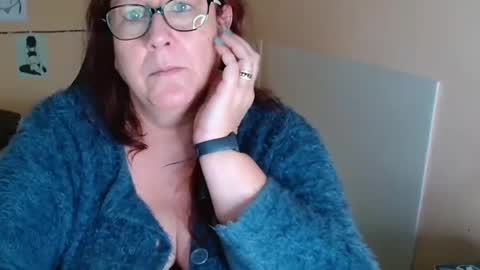 Snapshot of laureanne50 chatting on 12-23-24, 02:50 laureanne online show from 12-23-24, 02:50