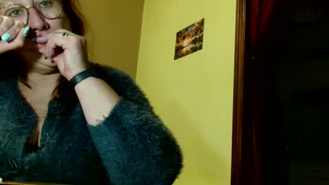 Snapshot of laureanne50 chatting on 12-23-24, 08:25 laureanne online show from 12-23-24, 08:25