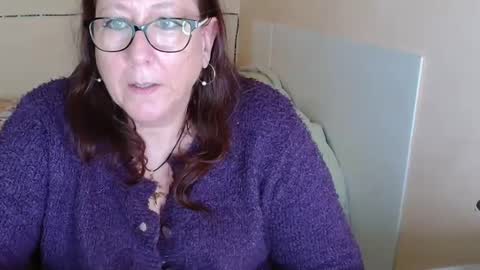 Snapshot of laureanne50 chatting on 01-28-25, 10:34 laureanne online show from 01-28-25, 10:34