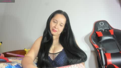 Snapshot of laureen777 chatting on 03-08-26, 01:59 laureen777 online show from 03-08-26, 01:59