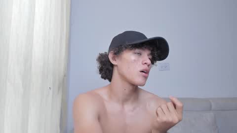 Laureent online show from 12-30-24, 05:44