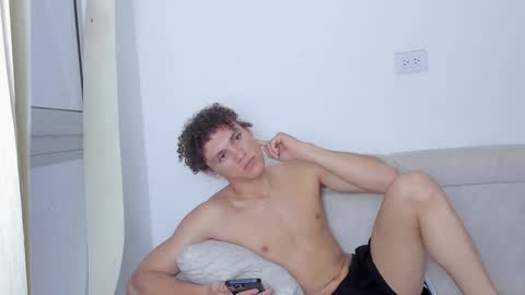 Laureent online show from 01-29-25, 03:54