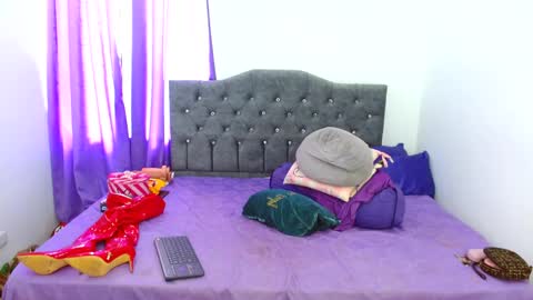 Lauren online show from 11-19-25, 08:42