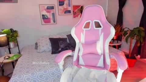 Snapshot of lauren__dallass chatting on 12-11-24, 08:28 MissLauren online show from 12-11-24, 08:28