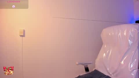 Lauren online show from 02-18-25, 06:37