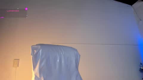 Lauren online show from 10-21-25, 08:09