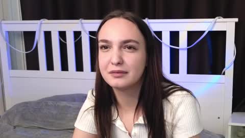 Snapshot of laurencerebillard chatting on 11-26-25, 09:43 Victoria online show from 11-26-25, 09:43