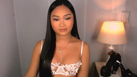 Snapshot of laurenfox16 chatting on 01-18-26, 10:35 chloe3 online show from 01-18-26, 10:35