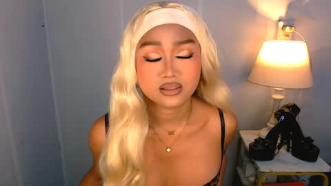 Snapshot of laurenfox16 chatting on 05-27-26, 09:50 chloe3 online show from 05-27-26, 09:50