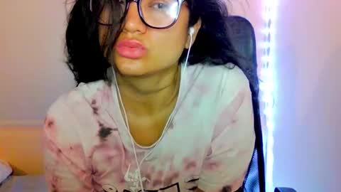 Snapshot of laurengirls1 chatting on 10-20-25, 04:18 onlyfan laureng7 - 7 laureng2 online show from 10-20-25, 04:18