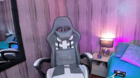 Snapshot of laurenhazel_ chatting on 12-17-25, 08:48 LaurenHazel online show from 12-17-25, 08:48