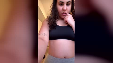 Snapshot of laurenivy chatting on 04-01-26, 11:46 laurenivy online show from 04-01-26, 11:46