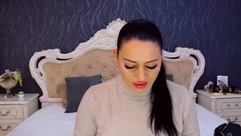 Laura online show from 10-16-25, 11:11