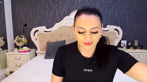 Laura online show from 03-09-26, 03:38