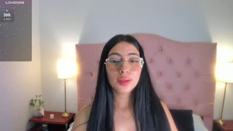 Snapshot of laurenn_smitth chatting on 12-17-24, 02:00 laurenn_smitth online show from 12-17-24, 02:00