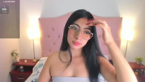 Snapshot of laurenn_smitth chatting on 01-13-25, 12:35 laurenn_smitth online show from 01-13-25, 12:35