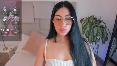 Snapshot of laurenn_smitth chatting on 09-19-25, 01:01 laurenn_smitth online show from 09-19-25, 01:01