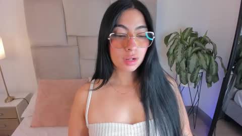 Snapshot of laurenn_smitth chatting on 09-22-25, 12:51 laurenn_smitth online show from 09-22-25, 12:51