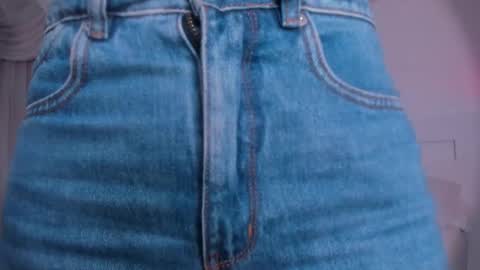 Lauren Saenz online show from 09-19-25, 12:06