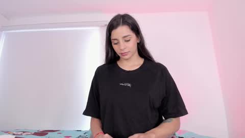 Snapshot of laurensmith9 chatting on 02-19-25, 03:27 laurensmith9 online show from 02-19-25, 03:27