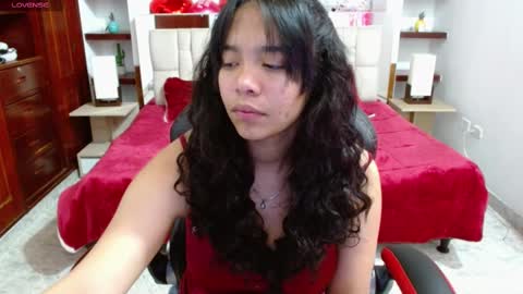 Snapshot of laurent1_ chatting on 02-18-25, 03:31 laurent online show from 02-18-25, 03:31