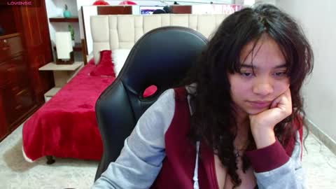 Snapshot of laurent1_ chatting on 03-04-25, 06:04 laurent online show from 03-04-25, 06:04