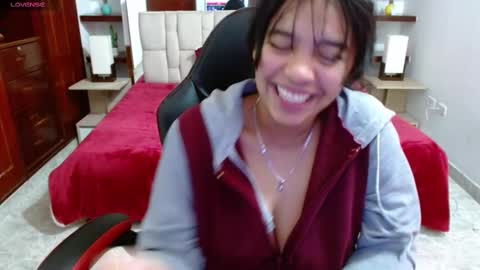 Snapshot of laurent1_ chatting on 03-11-25, 09:13 laurent online show from 03-11-25, 09:13