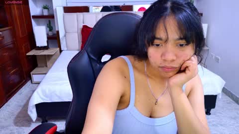 Snapshot of laurent1_ chatting on 09-15-25, 03:06 laurent online show from 09-15-25, 03:06