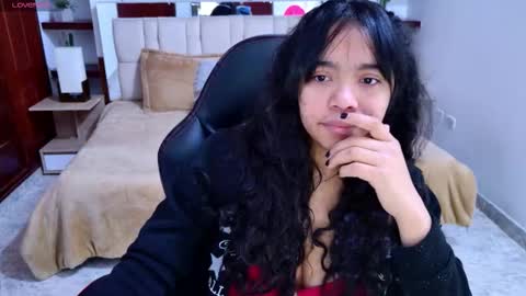 Snapshot of laurent1_ chatting on 09-19-25, 03:19 laurent online show from 09-19-25, 03:19