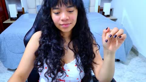 Snapshot of laurent1_ chatting on 11-03-25, 03:08 laurent online show from 11-03-25, 03:08