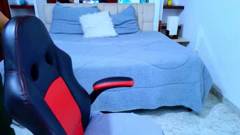 Snapshot of laurent1_ chatting on 11-10-25, 03:05 laurent online show from 11-10-25, 03:05