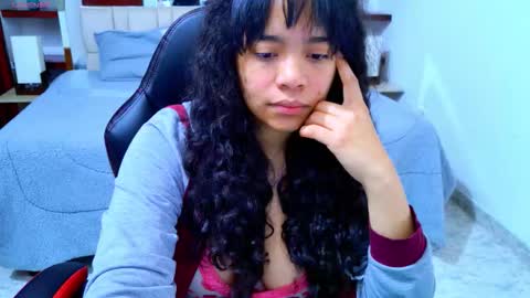 Snapshot of laurent1_ chatting on 11-13-25, 03:27 laurent online show from 11-13-25, 03:27