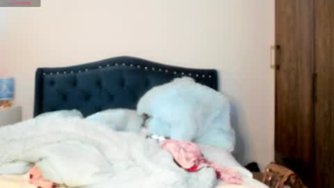 Snapshot of laurent_jones chatting on 06-09-26, 11:55 daniela angel online show from 06-09-26, 11:55