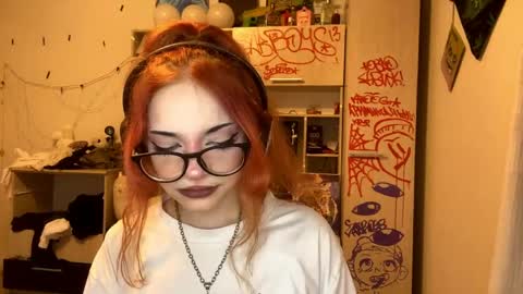 Snapshot of laurettecipro chatting on 05-26-26, 11:45 Eva online show from 05-26-26, 11:45