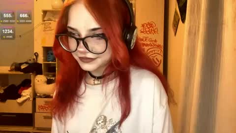 Snapshot of laurettecipro chatting on 06-07-26, 12:37 Eva online show from 06-07-26, 12:37