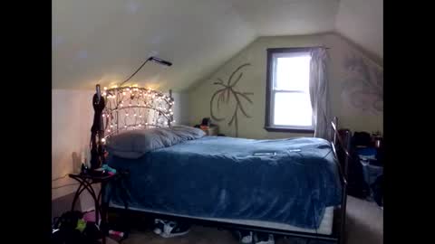 Lauren online show from 01-15-25, 08:16