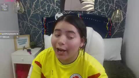 Snapshot of laurha_ chatting on 06-17-26, 08:32 laura online show from 06-17-26, 08:32