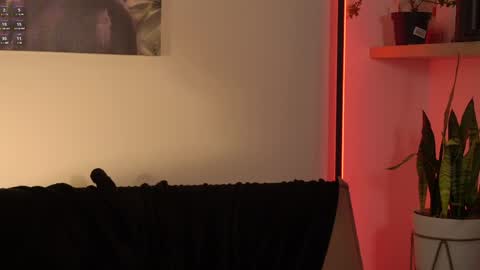 Snapshot of laurita_4 chatting on 05-06-26, 01:16 laurita_4 online show from 05-06-26, 01:16