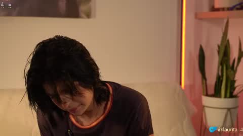 Snapshot of laurita_4 chatting on 06-10-26, 10:58 laurita_4 online show from 06-10-26, 10:58