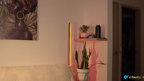 Snapshot of laurita_4 chatting on 06-11-26, 01:20 laurita_4 online show from 06-11-26, 01:20