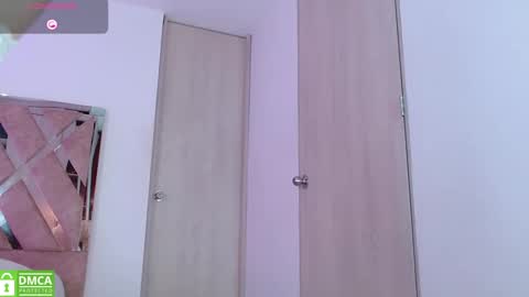Snapshot of laurymoons chatting on 10-04-25, 10:41 LauryMoons online show from 10-04-25, 10:41