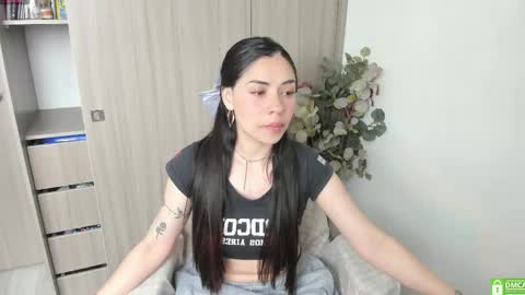 Snapshot of lauryn_chills chatting on 05-23-26, 06:56 Lauryn online show from 05-23-26, 06:56