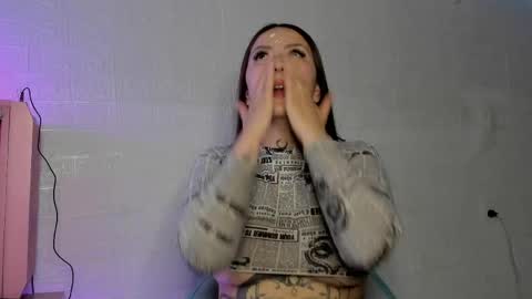 Snapshot of lauryn_muller_ chatting on 05-29-26, 06:55 Lau online show from 05-29-26, 06:55