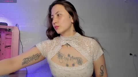 Snapshot of lauryn_muller_ chatting on 07-03-26, 07:04 Lau online show from 07-03-26, 07:04