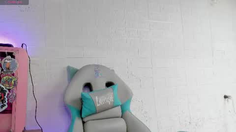 Snapshot of lauryn_muller_ chatting on 08-07-26, 11:34 Lau online show from 08-07-26, 11:34