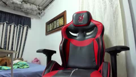Snapshot of lauu_g chatting on 05-14-26, 10:44 Lauu G online show from 05-14-26, 10:44