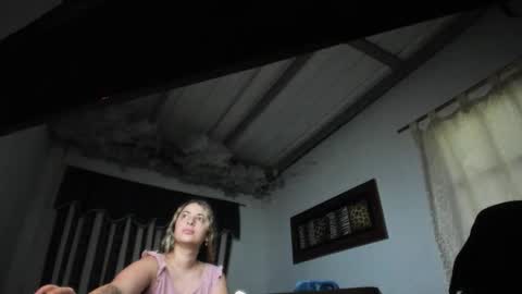 Snapshot of lauu_g chatting on 05-27-26, 11:07 Lauu G online show from 05-27-26, 11:07