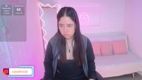 Snapshot of lauxury_tay chatting on 09-15-25, 03:17 Lauxury online show from 09-15-25, 03:17