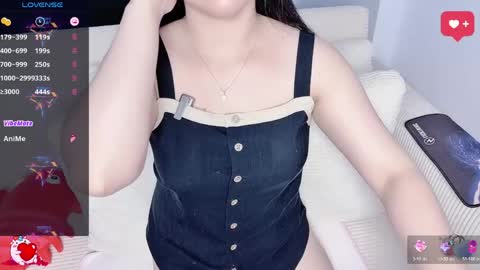 Snapshot of lavender_02 chatting on 05-15-26, 11:45 Tina online show from 05-15-26, 11:45