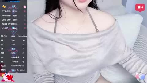 Snapshot of lavender_02 chatting on 06-13-26, 10:18 Tina online show from 06-13-26, 10:18